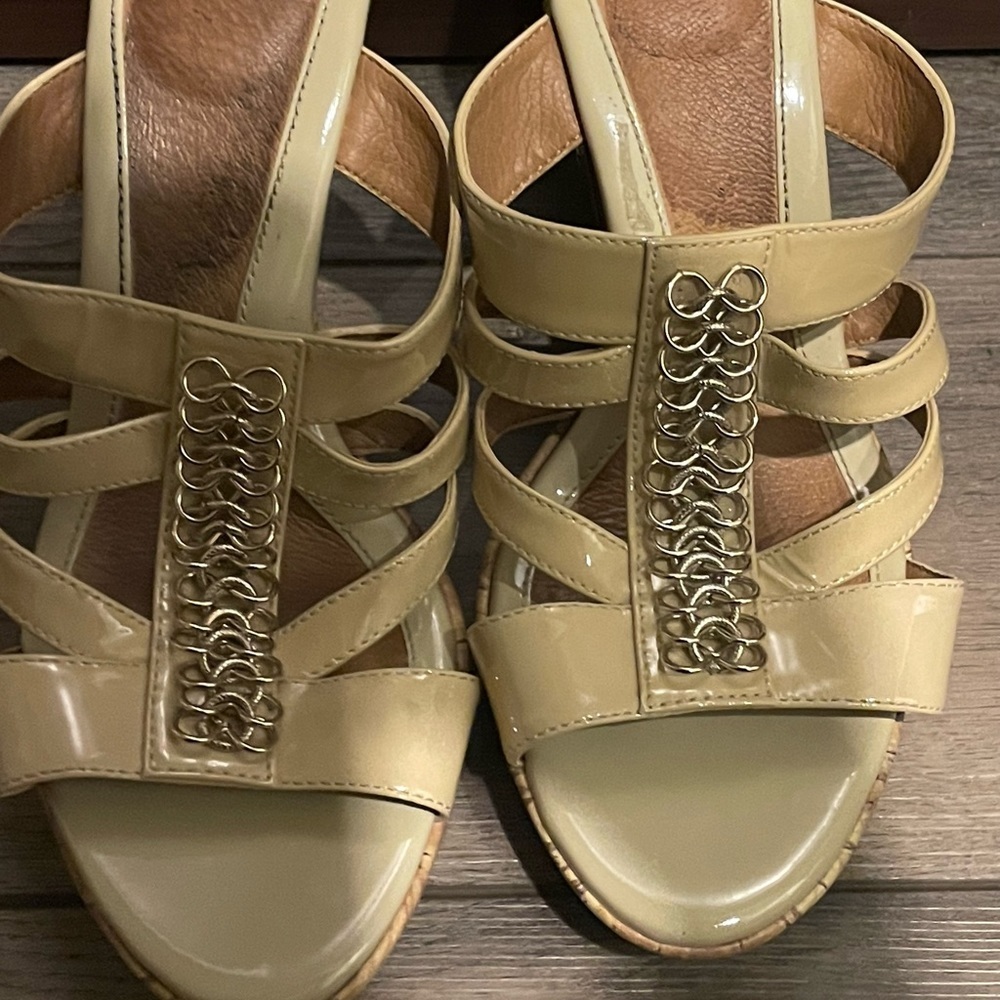 Women’s Sandel wedge heel
